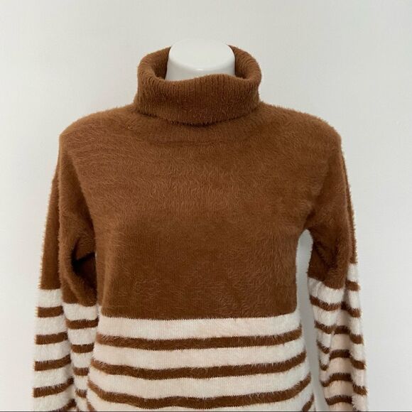 Staccato fuzzy Turtleneck Neutral stripe - Picture 2 of 7